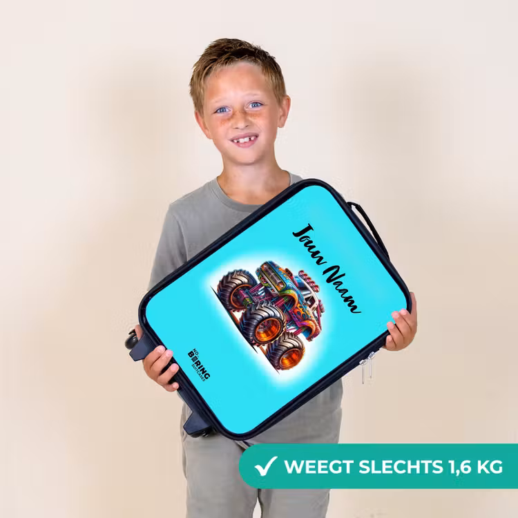 Monstertruck op Lichtblauwe Achtergrond Kinderkoffer - Zwart klein -sfeer4_NL