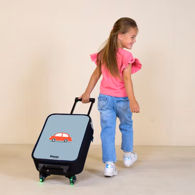 Rode auto blauwe achtergrond Kinderkoffer - Zwart klein -sfeer1