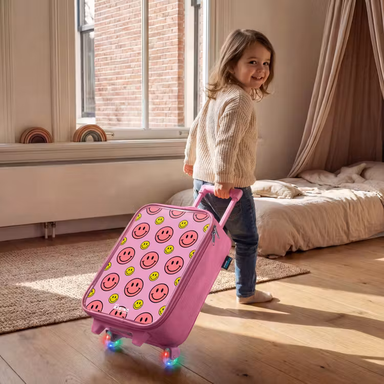 All smiles roze Kinderkoffer - Roze klein -sfeer1