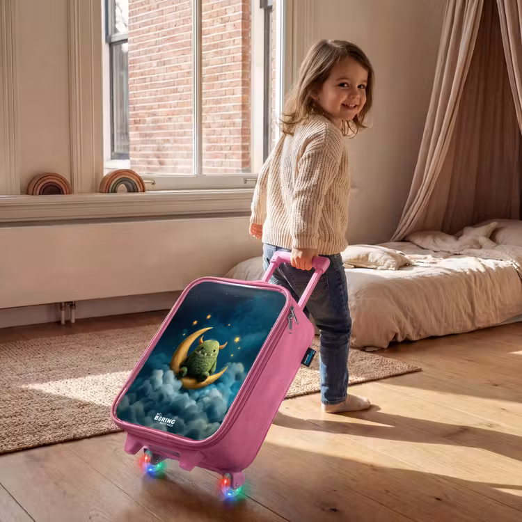 Groen monster op maansikkel Kinderkoffer - Roze klein -sfeer1