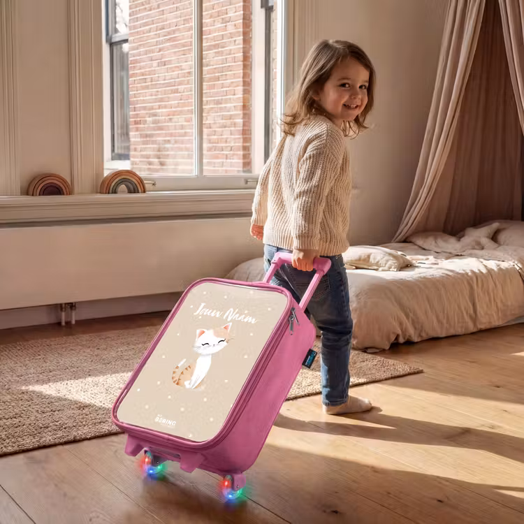 Kat omringd door beige stippen Kinderkoffer - Roze klein -sfeer1