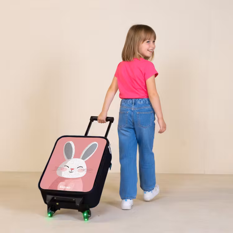 Roze - Konijn - Glimlach - Illustratie Kinderkoffer - Zwart klein -sfeer1
