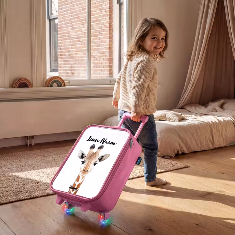 Gerrie Giraffe Kinderkoffer - Roze klein -sfeer1