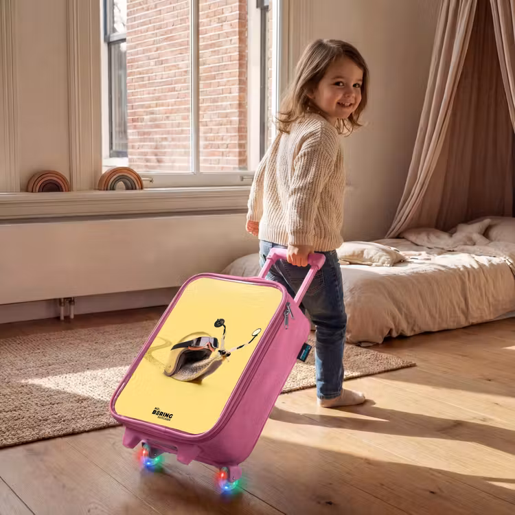 Slak met motorhelm Kinderkoffer - Roze klein -sfeer1