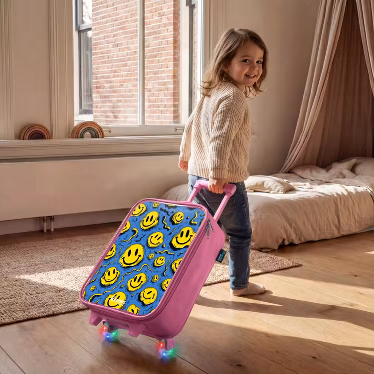 Smiley - Geel - Blauw Kinderkoffer - Roze klein -sfeer1