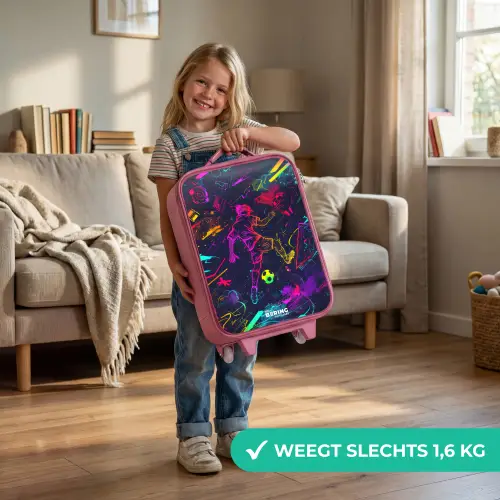 Straatvoetbal in ruimtekleuren Kinderkoffer - Roze klein -sfeer2_NL