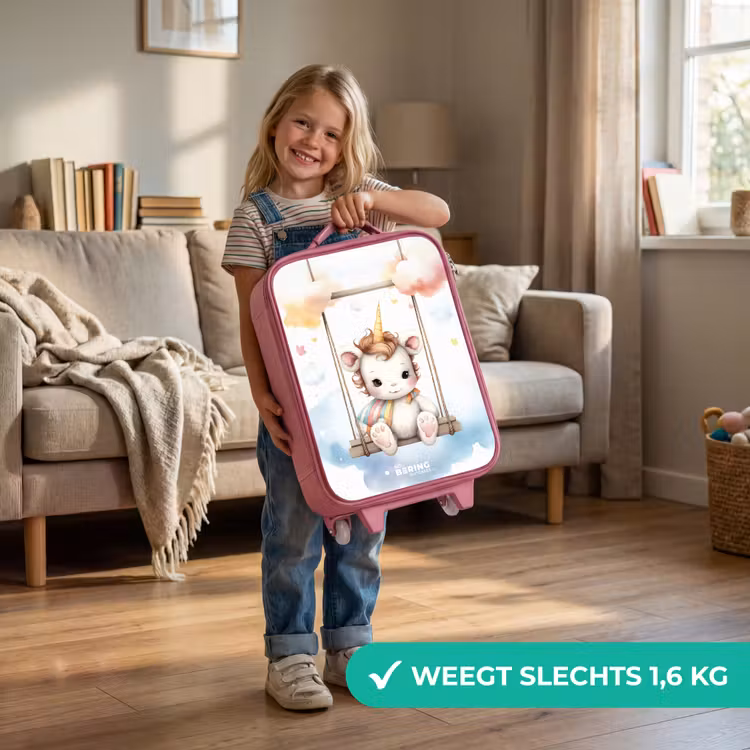 Witte baby eenhoorn op een schommel in de wolken Kinderkoffer - Roze klein -sfeer2_NL