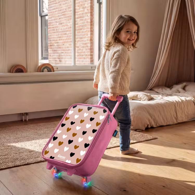 Zwart, wit en bruin hartjespatroon op oudroze achtergrond Kinderkoffer - Roze klein -sfeer1