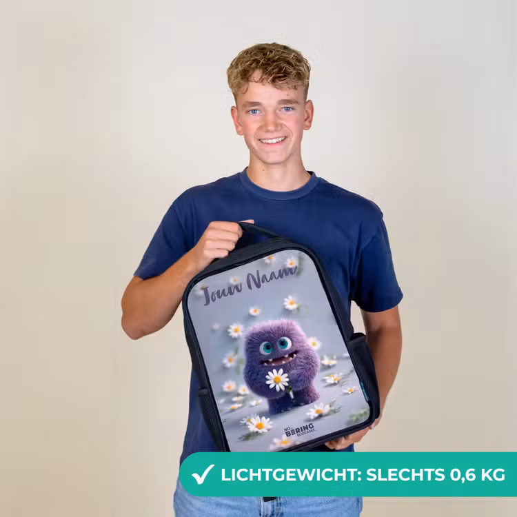 Paars Pluizig Vriendje met Madelief Rugzak - Zwart middel -sfeer7_NL
