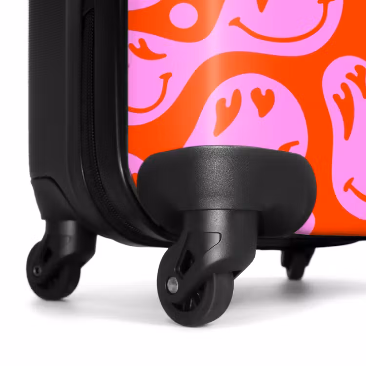 Abstracte smileyfiguren met hartogen op rood en roze NBS - Handbagage koffer - Kinderen Unisex middel -wiel