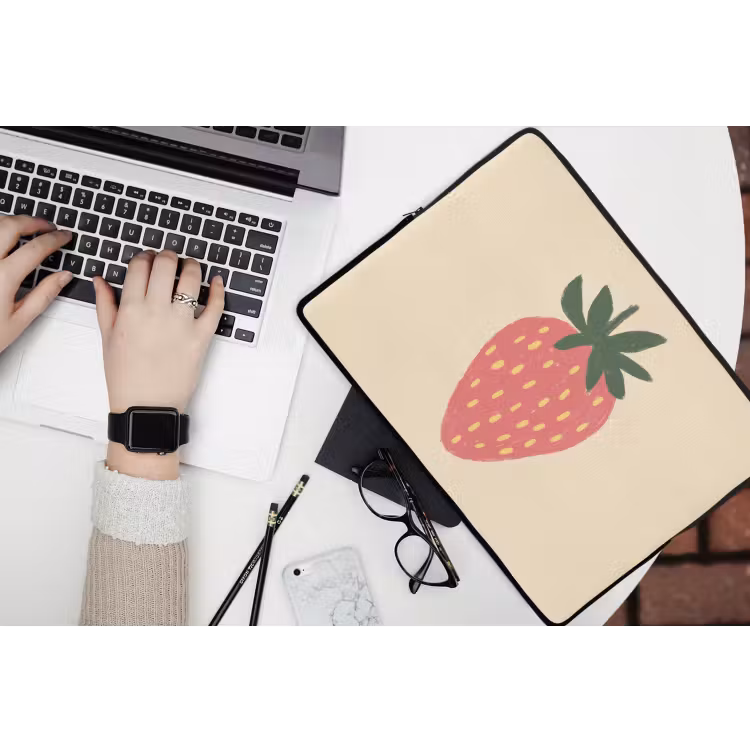 Aardbei - Minimalistisch - Rood - Fruit laptophoes neopreen klein -bureau
