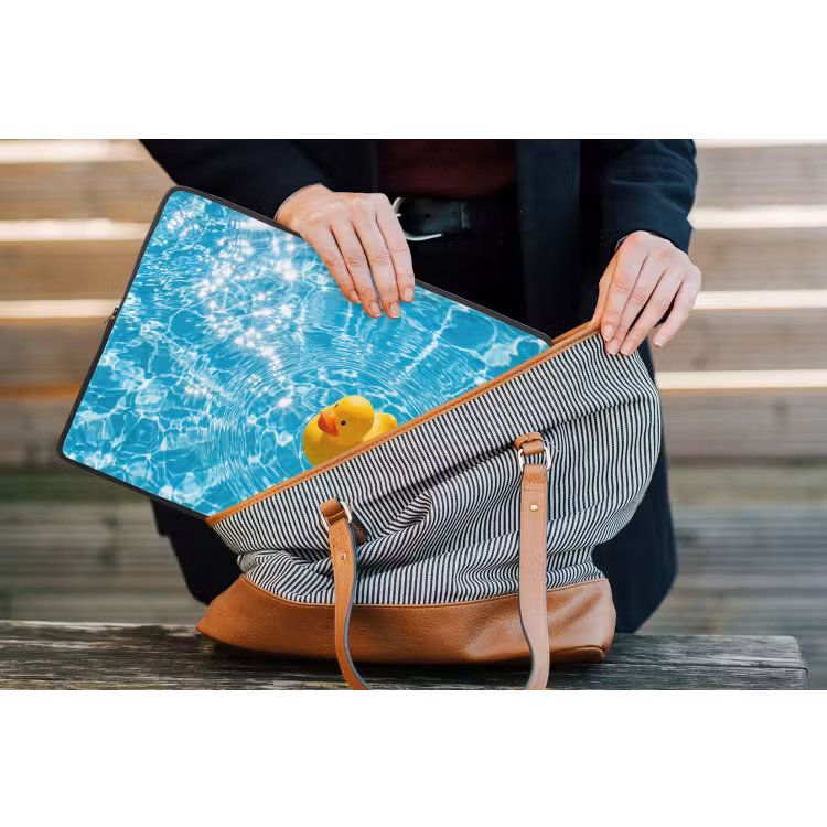 Badeend - Dobberen - Blauw laptophoes neopreen klein -tas
