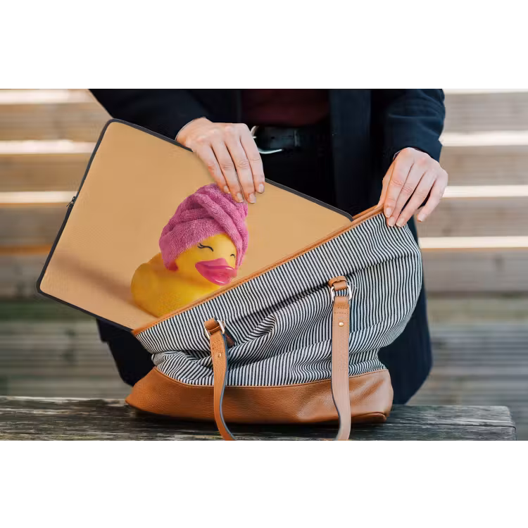 Badeend - Handdoek - Kleurrijk laptophoes neopreen klein -tas
