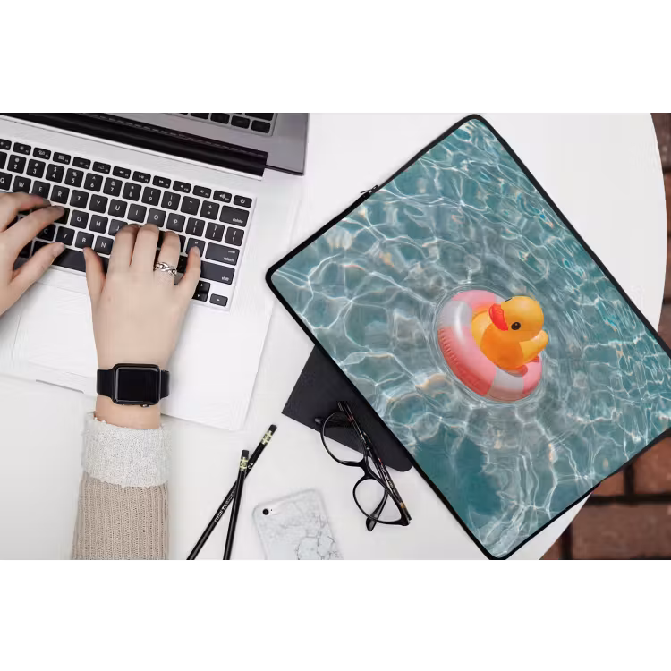 Badeend - Zwemband - Geel laptophoes neopreen klein -bureau