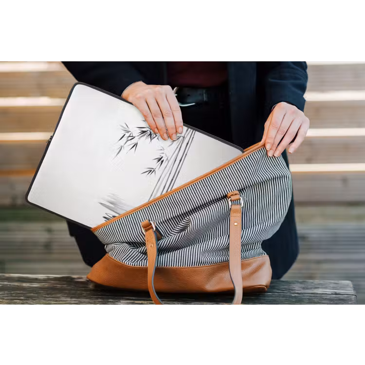 Bamboestammen - Water - Minimalistisch - Wit laptophoes neopreen klein -tas