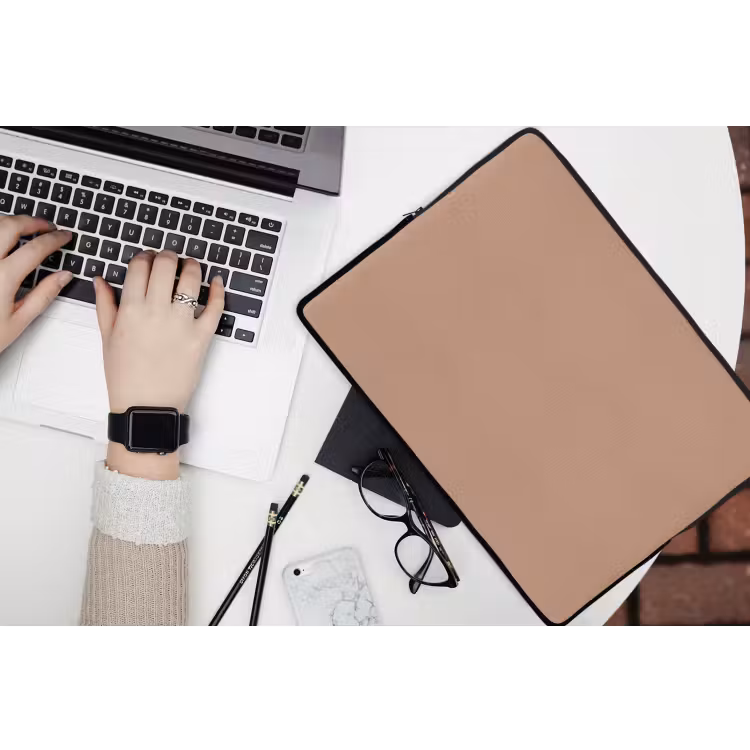 Beige - Kleur - Roze laptophoes neopreen klein 279 -bureau