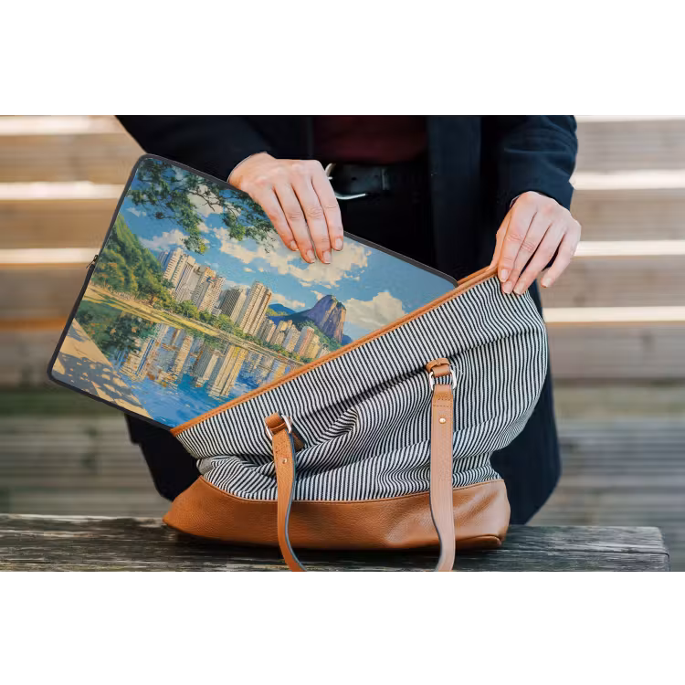 Berg - Skyline - Strand - Water laptophoes neopreen klein -tas