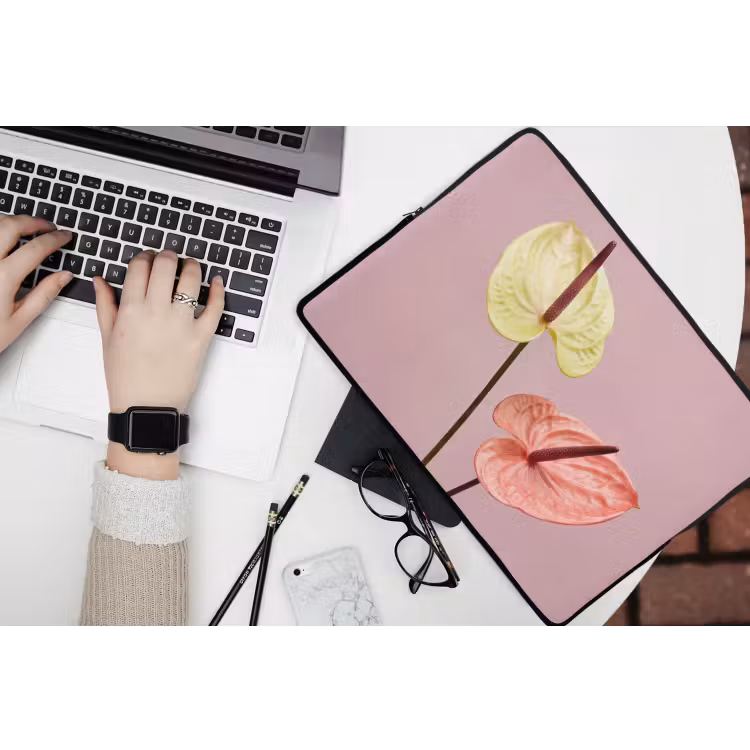 Bloemen - Anthuriums - Geel - Roze laptophoes neopreen klein -bureau