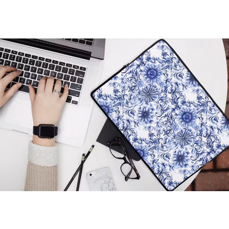 Bloemen - Blauw - Patroon - Wit laptophoes neopreen klein 279 -bureau