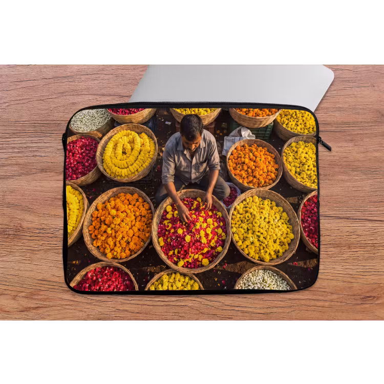 Laptophoes Bloemen - Markt - Kleurrijk - Bloemen - Markt - Kleurrijk laptophoes neopreen klein