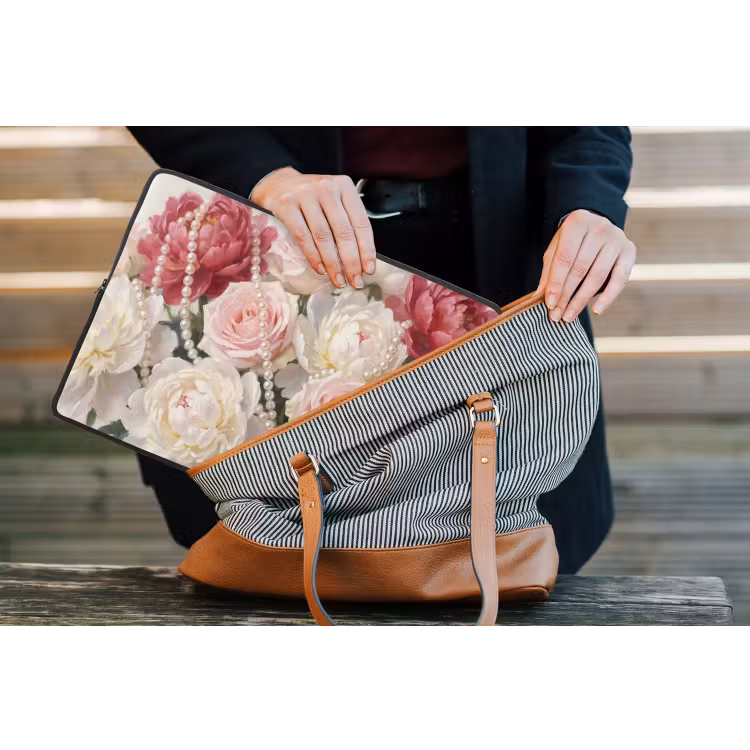 Bloemen - Parels - Romantiek - Klassiek - Roze laptophoes neopreen klein -tas