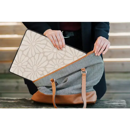 Bloemen - Print - Beige - Bruin - Minimalistisch laptophoes neopreen klein -tas