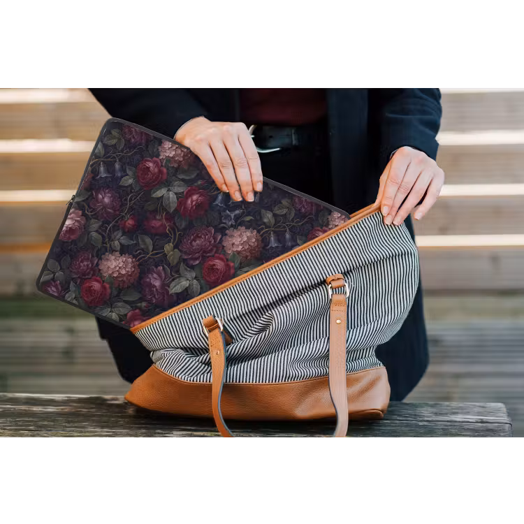 Bloemen - Rood - Klassiek - Donker - Patroon laptophoes neopreen klein -tas