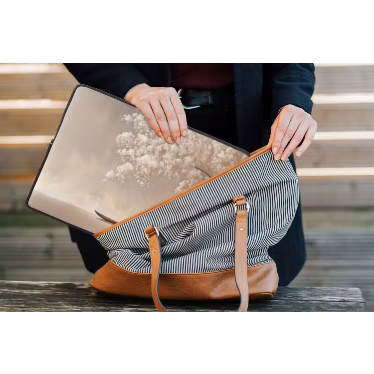 Bloesems - Wit - Boot - Minimalistisch laptophoes neopreen klein -tas