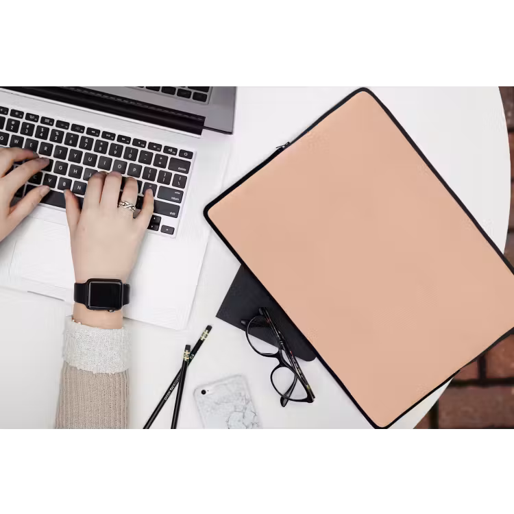 Blush - Terracotta - Nude laptophoes neopreen klein 279 -bureau