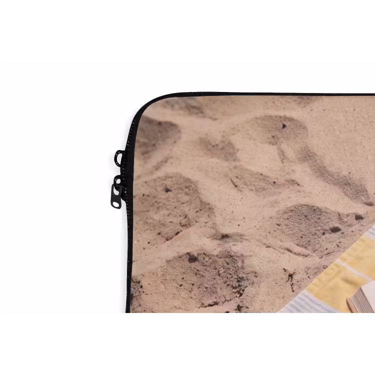 Boek - Zonnebril - Strand - Zomer - Geel laptophoes neopreen klein -detail