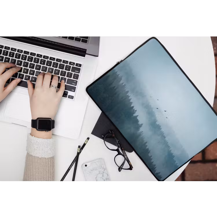 Bos - Mist - Vogels - Natuur - Groen laptophoes neopreen klein -bureau