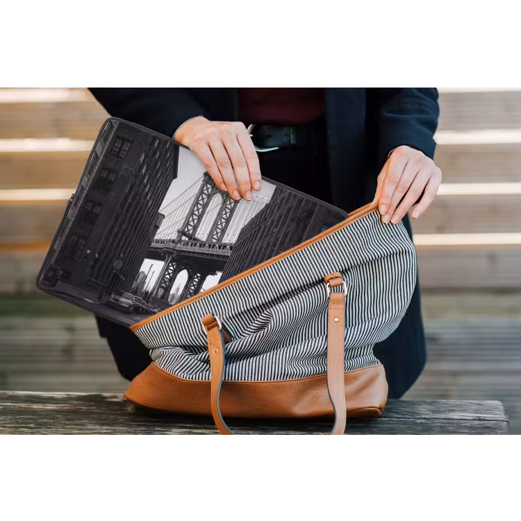 Brug - Stad - Architectuur - Modern - Zwart-wit laptophoes neopreen klein -tas