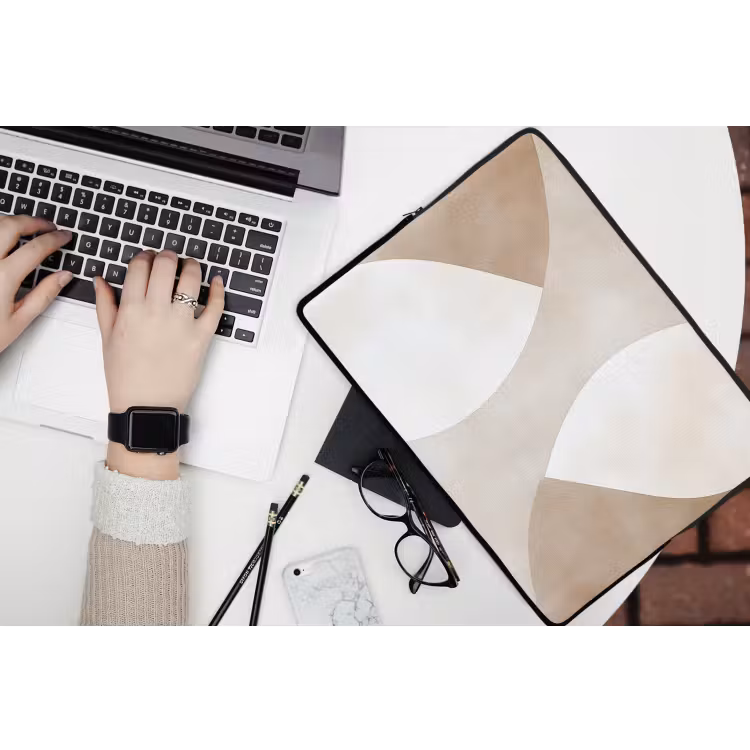 Bruin - Japandi - Abstract laptophoes neopreen klein -bureau