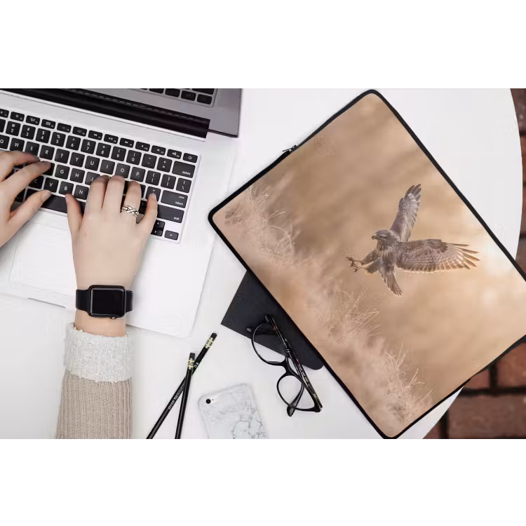 Buizerd - Roofvogel - Natuur - Bruin laptophoes neopreen klein -bureau