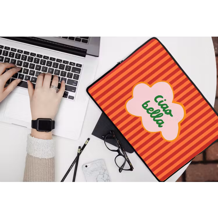 Ciao bella - Tekstwolk - Strepen - Oranje laptophoes neopreen klein -bureau