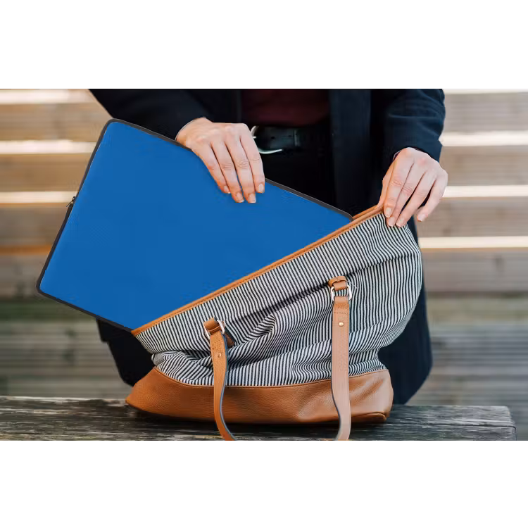 Classic - Azure - Blauw laptophoes neopreen klein 279 -tas