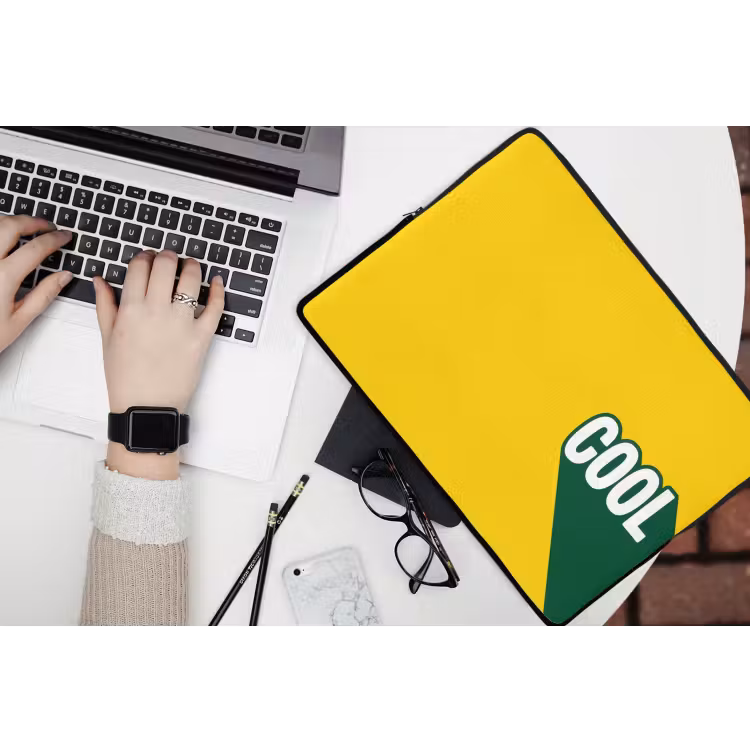 Cool - Geel - Groen laptophoes neopreen klein -bureau