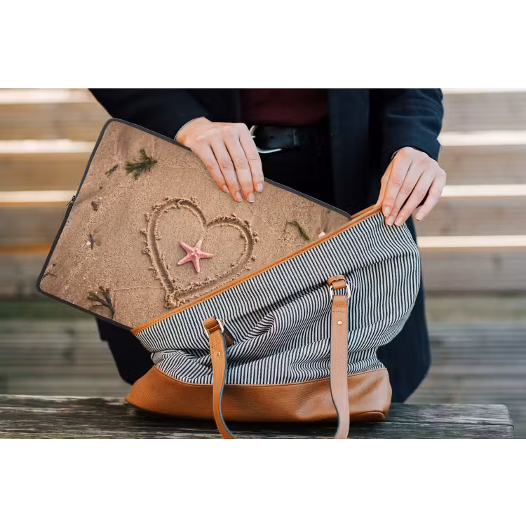 Dieren - Hart - Strand - Zand - Roze laptophoes neopreen klein -tas