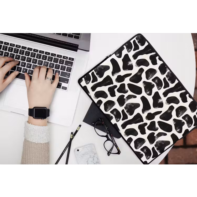 Dierenpatroon - Vlekken - Zwart - Wit laptophoes neopreen klein 279 -bureau