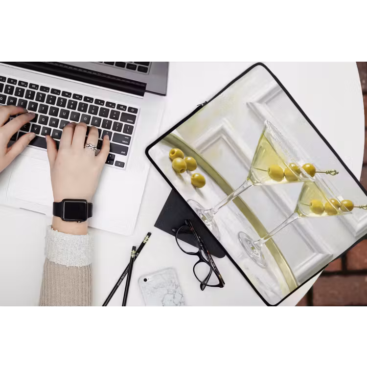 Drank - Martini - Olijven - Modern - Wit laptophoes neopreen klein -bureau