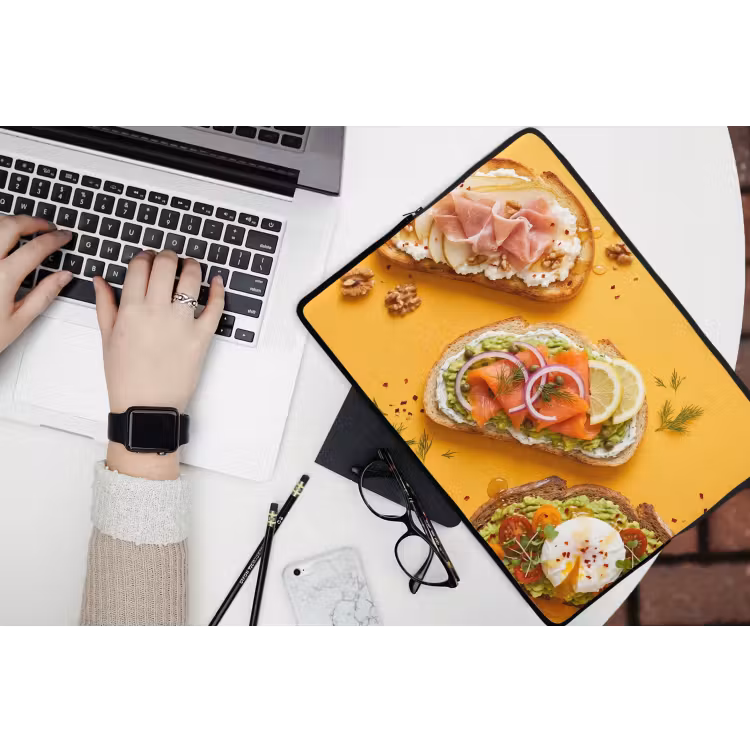 Eten - Brood - Ontbijt - Modern - Kleurrijk laptophoes neopreen klein -bureau
