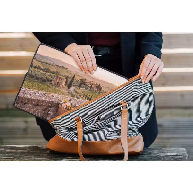 Fiets - Bloemen - Toscane - Landschap - Roze laptophoes neopreen klein -tas