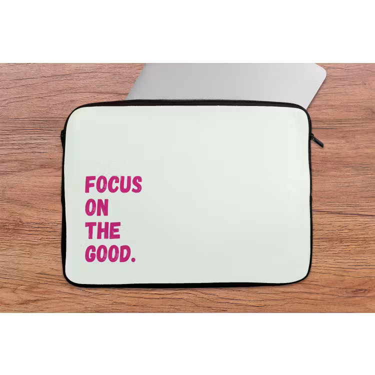 Focus on the good - Beige - Roze laptophoes neopreen klein -tafel