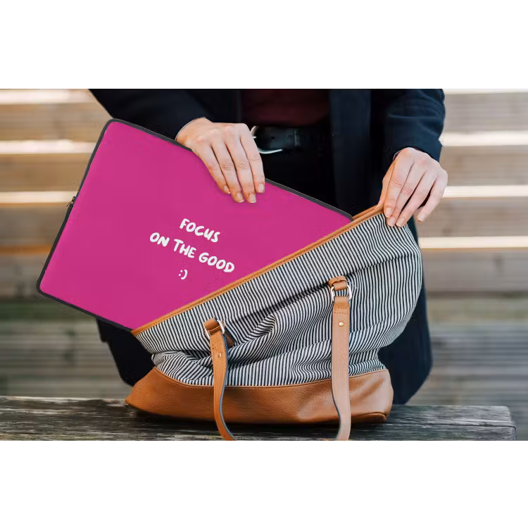 Focus - Smiley - Roze laptophoes neopreen klein -tas