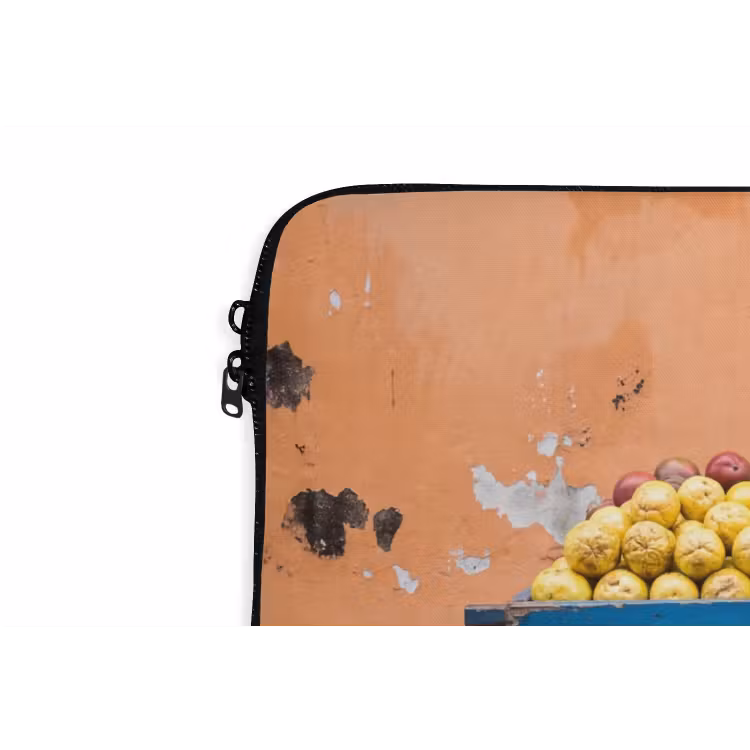Laptophoes Fruit - Kar - Straat - Fruit - Kar - Straat laptophoes neopreen klein