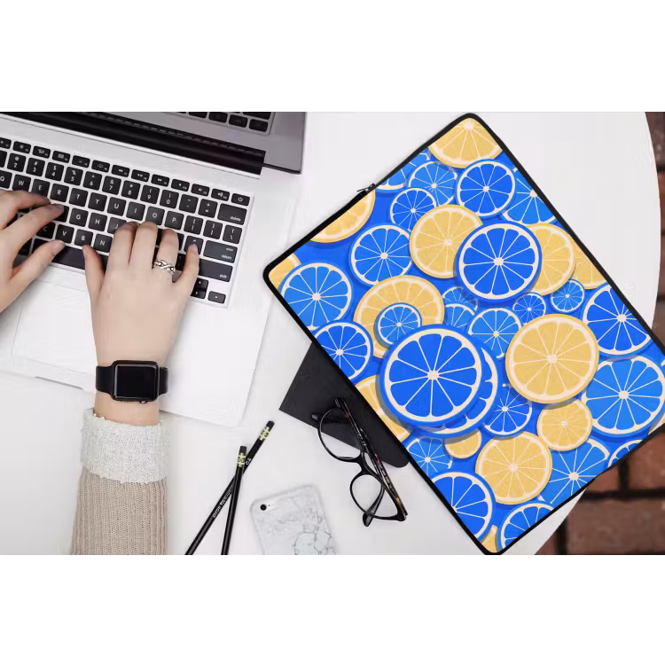 Fruit - Schijven - Patroon - Modern - Blauw - Geel laptophoes neopreen klein -bureau