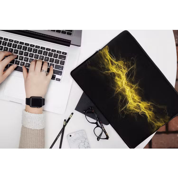 Gaming - Elektriciteit - Geel - Energie laptophoes neopreen klein -bureau