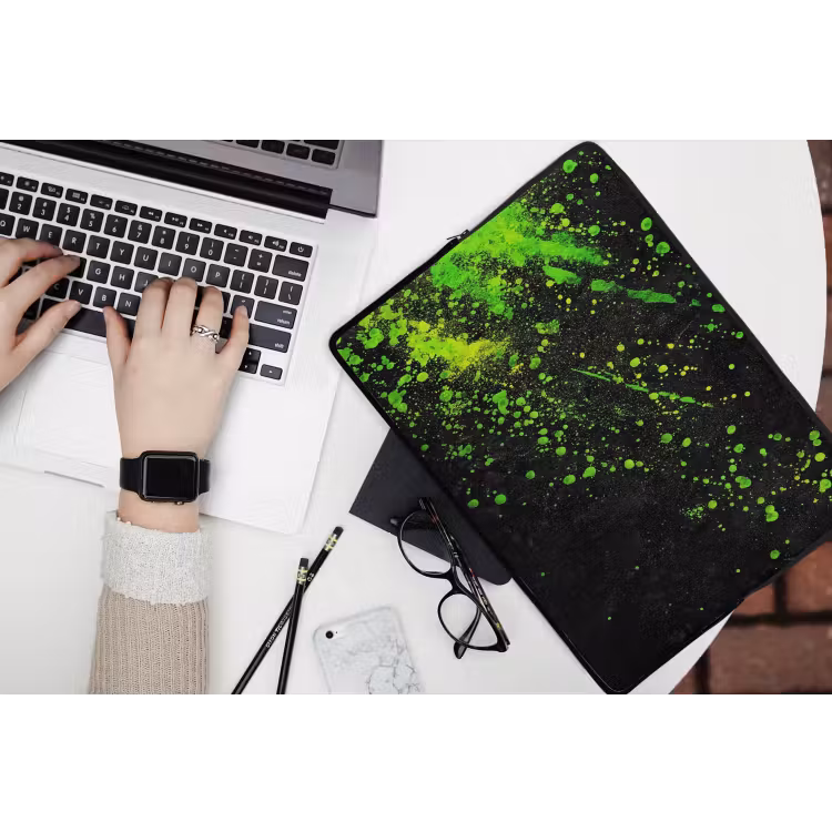 Gaming - Spetters - Groen - Chaotisch - Groen laptophoes neopreen klein -bureau