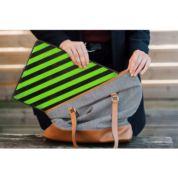 Gaming - Strepen - Schuin - Groen laptophoes neopreen klein -tas