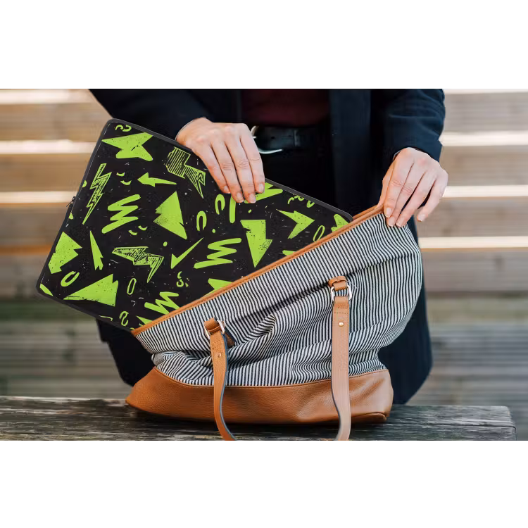 Gaming - Vormen - Pijlen - Abstract - Zwart laptophoes neopreen klein -tas